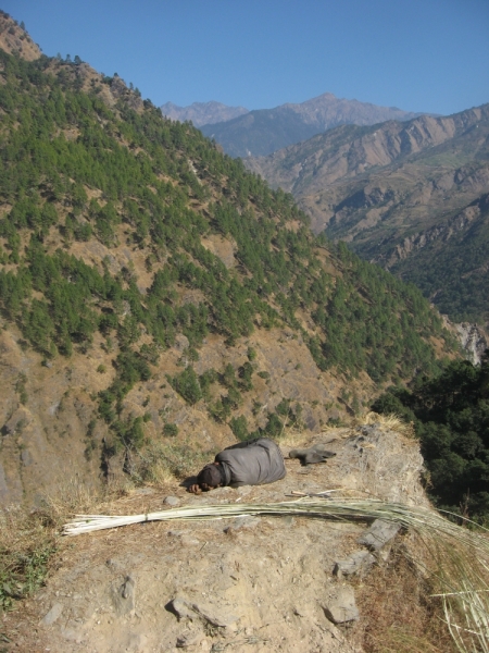 От Татопани к Татопани с видом на Ганеш химал