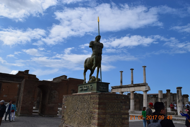 Италия от Венеции до Сиракузы за 15 дней на самолётах, поездах, паромах, автобусе и автомобиле.