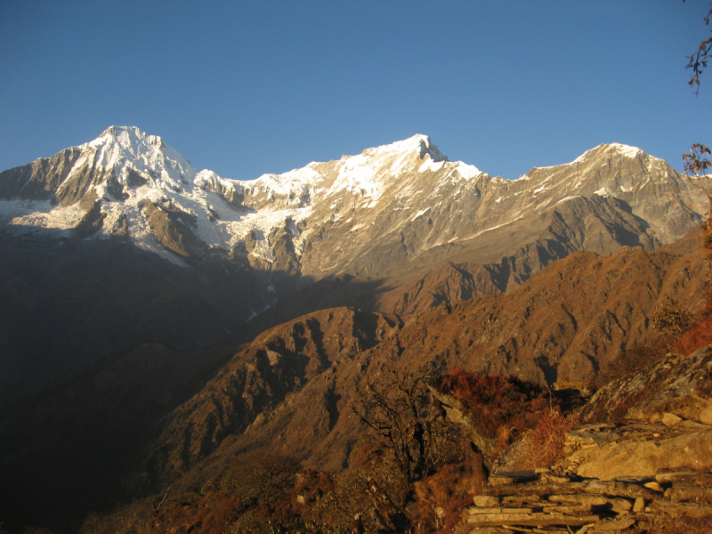От Татопани к Татопани с видом на Ганеш химал