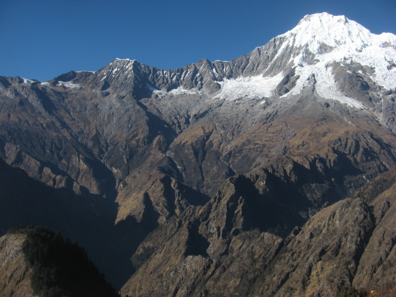 От Татопани к Татопани с видом на Ганеш химал