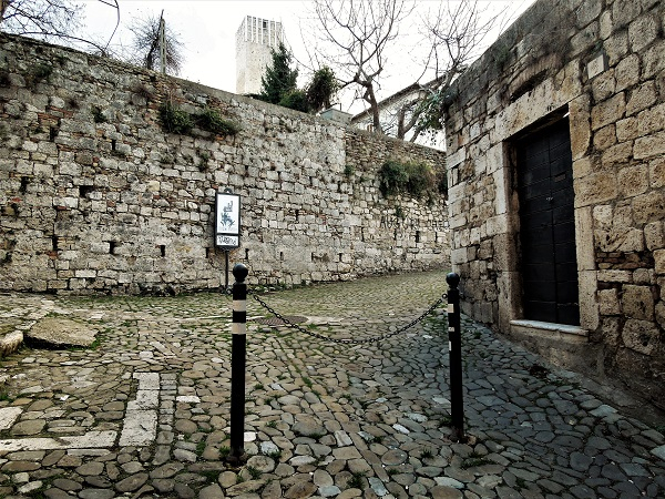 2018, янв. Жемчужинки Марке: травертиновый Асколи-Пичено (очень подробно) и ярко-рыжая Оффида (набегом). Без а/м.