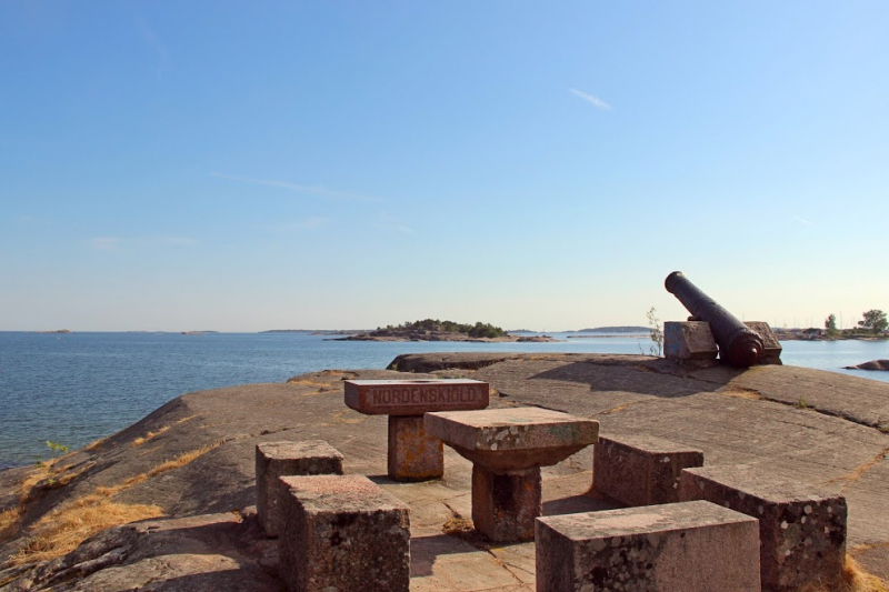 Принял на грудь, скажи что-нибудь! Трезвым вход запрещён!