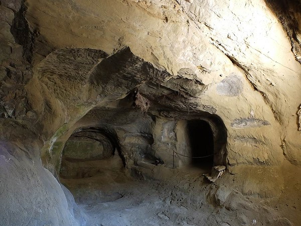 2018, янв. Жемчужинки Марке: травертиновый Асколи-Пичено (очень подробно) и ярко-рыжая Оффида (набегом). Без а/м.