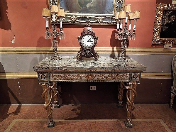 2018, янв. Жемчужинки Марке: травертиновый Асколи-Пичено (очень подробно) и ярко-рыжая Оффида (набегом). Без а/м.