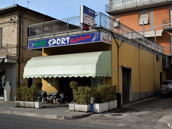 2018, янв. Жемчужинки Марке: травертиновый Асколи-Пичено (очень подробно) и ярко-рыжая Оффида (набегом). Без а/м.