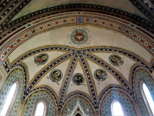 2018, янв. Жемчужинки Марке: травертиновый Асколи-Пичено (очень подробно) и ярко-рыжая Оффида (набегом). Без а/м.