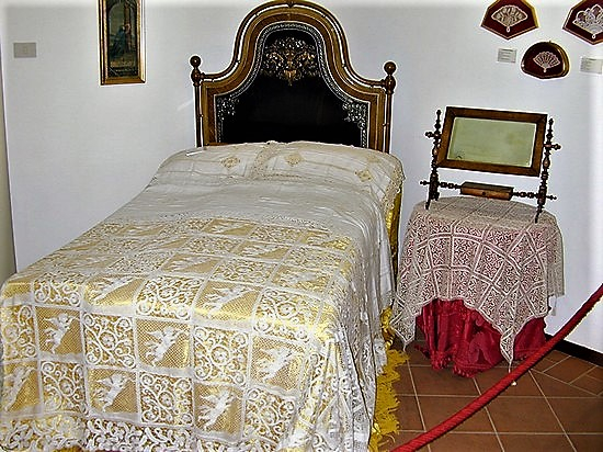 2018, янв. Жемчужинки Марке: травертиновый Асколи-Пичено (очень подробно) и ярко-рыжая Оффида (набегом). Без а/м.