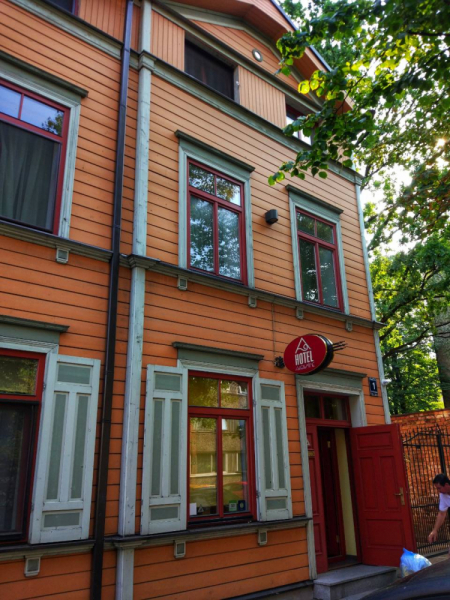 Саратов-Москва-Рига-Таллин-Хельсинки-Прага  (на самолете) - Санкт-Петрбург-Москва-Саратов