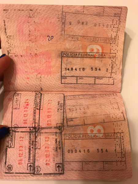 Поврежден загранпаспорт - могут быть проблемы на границе