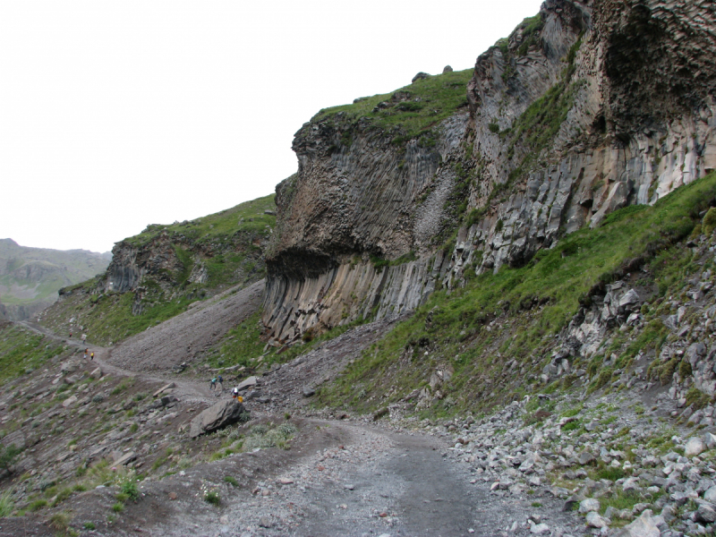 Прогулки с облаками и выше: восхождение на Эльбрус с юга в августе 2018 года