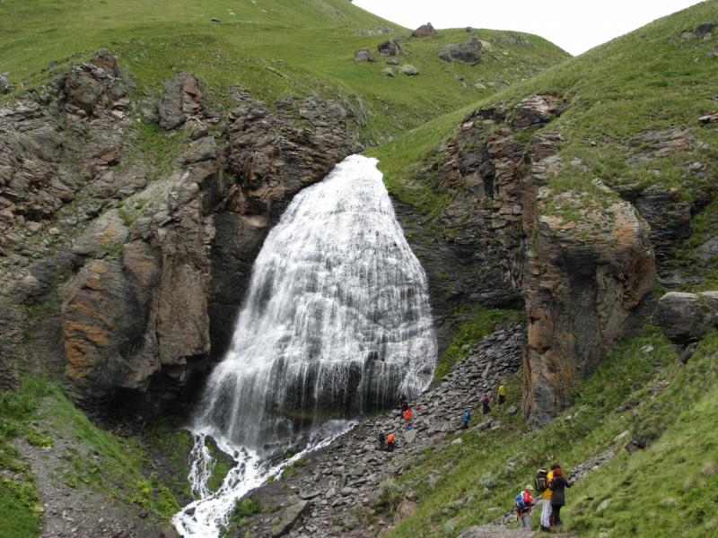 Прогулки с облаками и выше: восхождение на Эльбрус с юга в августе 2018 года