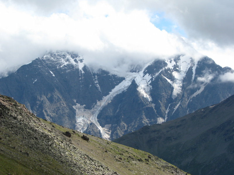 Прогулки с облаками и выше: восхождение на Эльбрус с юга в августе 2018 года