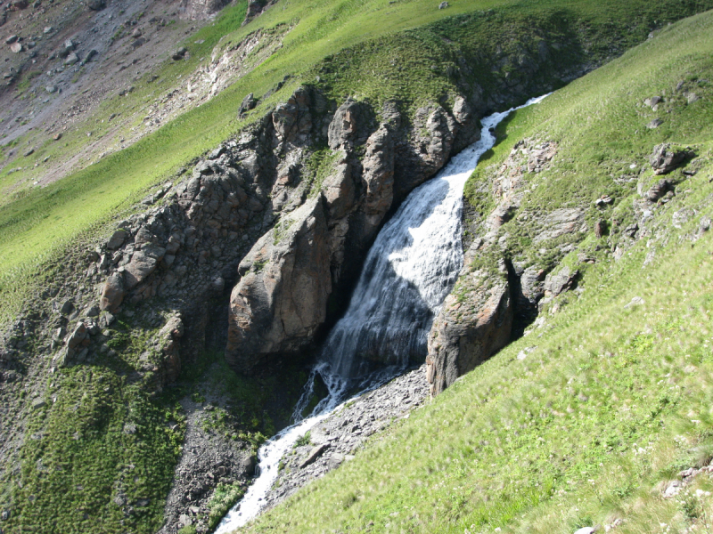 Прогулки с облаками и выше: восхождение на Эльбрус с юга в августе 2018 года