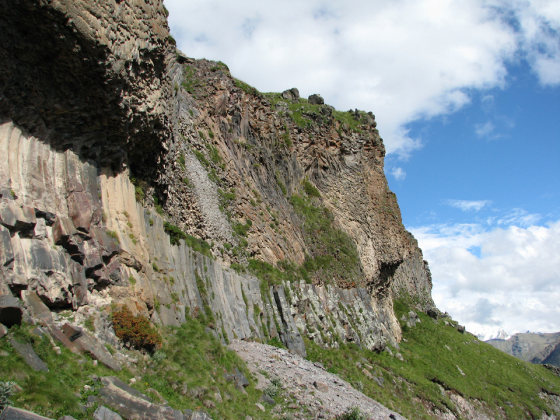 Прогулки с облаками и выше: восхождение на Эльбрус с юга в августе 2018 года