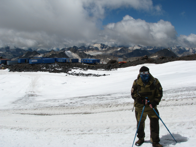 Прогулки с облаками и выше: восхождение на Эльбрус с юга в августе 2018 года