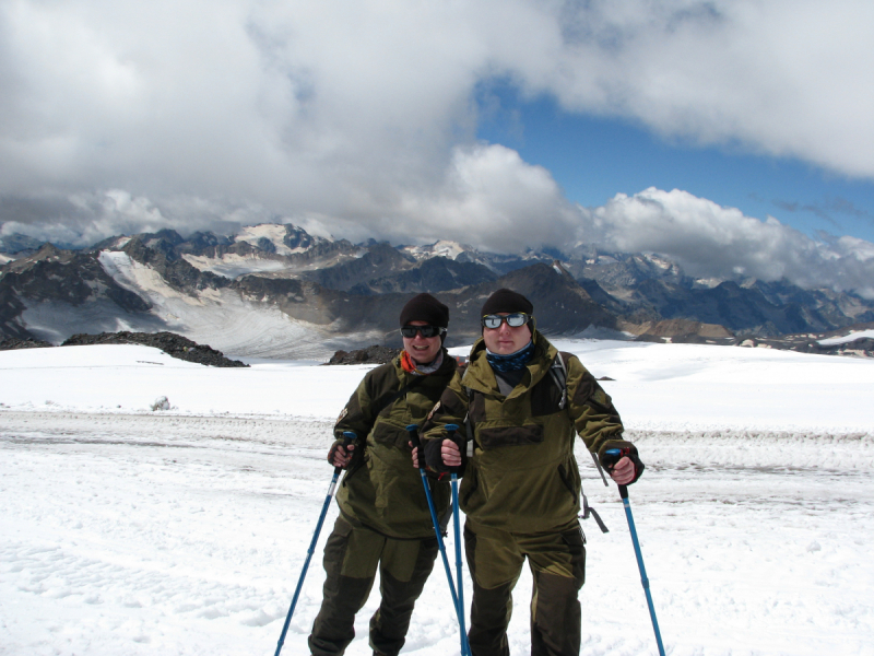 Прогулки с облаками и выше: восхождение на Эльбрус с юга в августе 2018 года