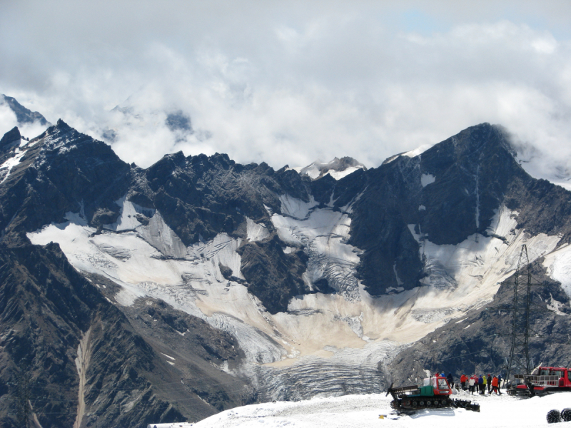 Прогулки с облаками и выше: восхождение на Эльбрус с юга в августе 2018 года