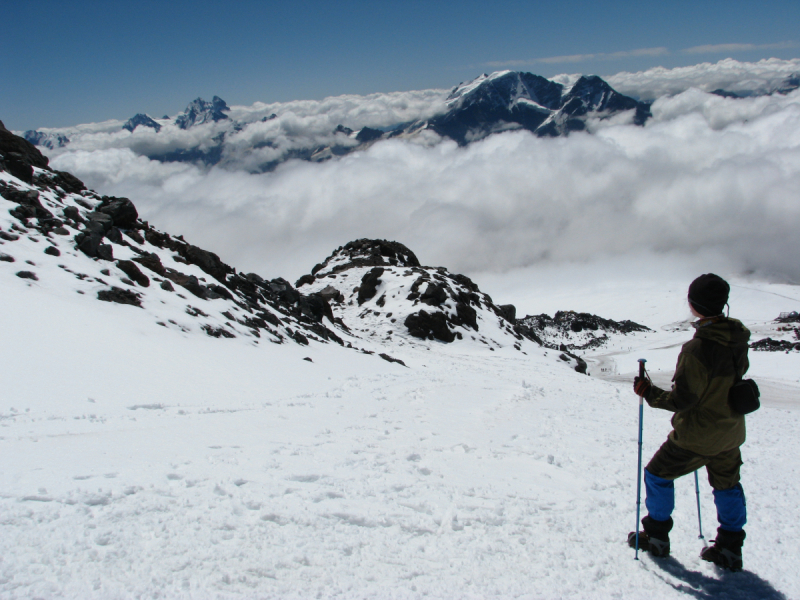 Прогулки с облаками и выше: восхождение на Эльбрус с юга в августе 2018 года