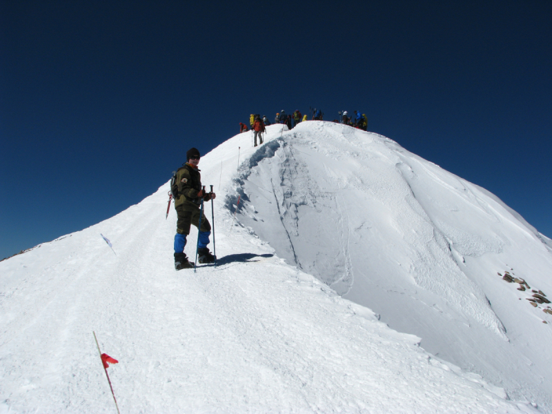 Прогулки с облаками и выше: восхождение на Эльбрус с юга в августе 2018 года