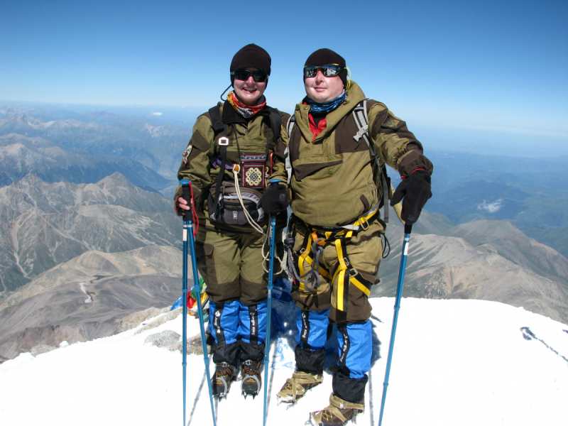 Прогулки с облаками и выше: восхождение на Эльбрус с юга в августе 2018 года