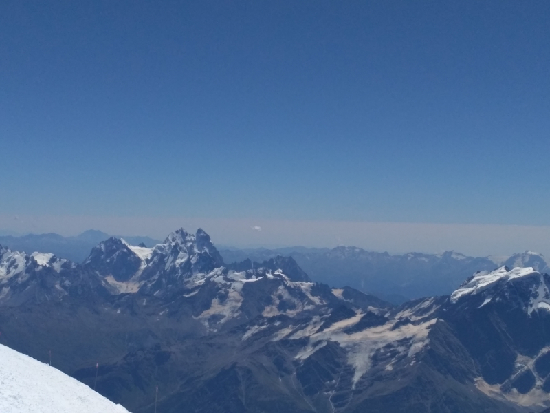 Прогулки с облаками и выше: восхождение на Эльбрус с юга в августе 2018 года