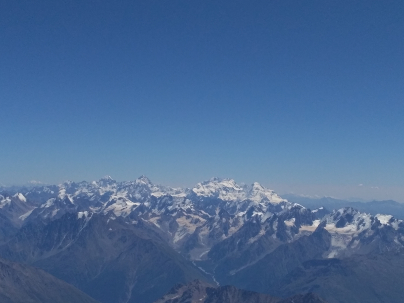 Прогулки с облаками и выше: восхождение на Эльбрус с юга в августе 2018 года