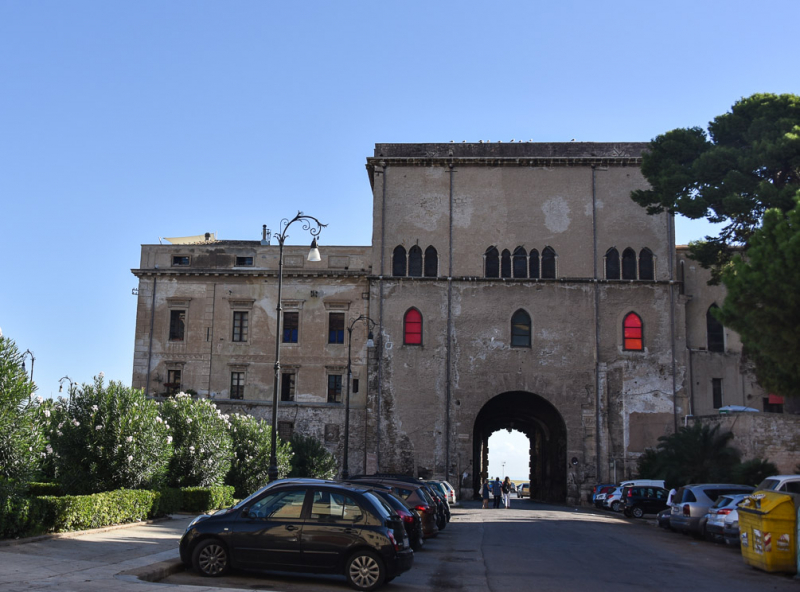 Сицилия повнимательнее (мастеровые, рынки, театры, свадьба в Палермо).