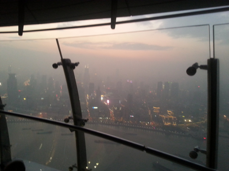 Китай: вид сверху. Крыши Шанхая и горы Аватар