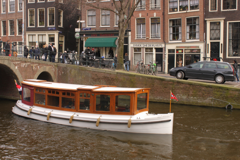Амстердам. В защиту Красных фонарей