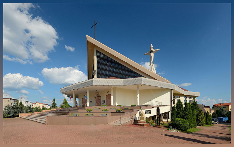 29. Białystok. 555 - DSC_8364+8365. Kościół pw. św. Maksymiliana Marii Kolbego