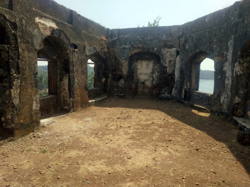 Форт Виджайдург (Vijaydurg) в Махараштре, 150 км от Гоа