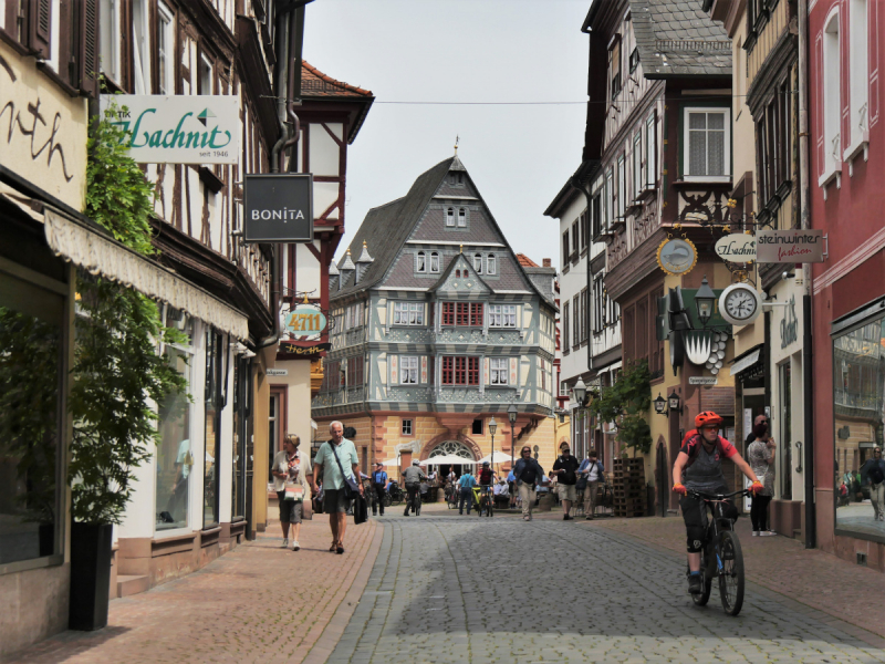 Маленькие и не совсем маленькие и даже совсем не маленькие города… или короткие поездки по городам и весям Германии.