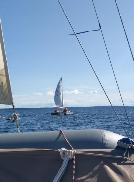 Ищу попутчика/составлю компанию на парусную прогулку по Онежскому озеру, в августе, на пару недель...