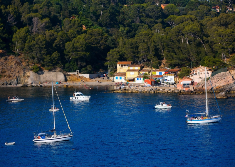 Ля Гард, La Garde, Toulon, Hyeres - Йер, Porquerolles, Calanques - Каланки, Beziers