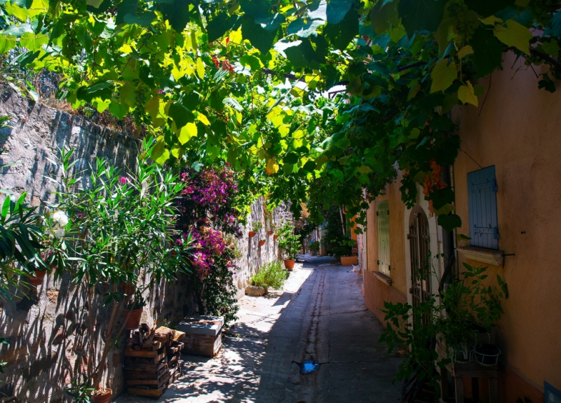 Ля Гард, La Garde, Toulon, Hyeres - Йер, Porquerolles, Calanques - Каланки, Beziers