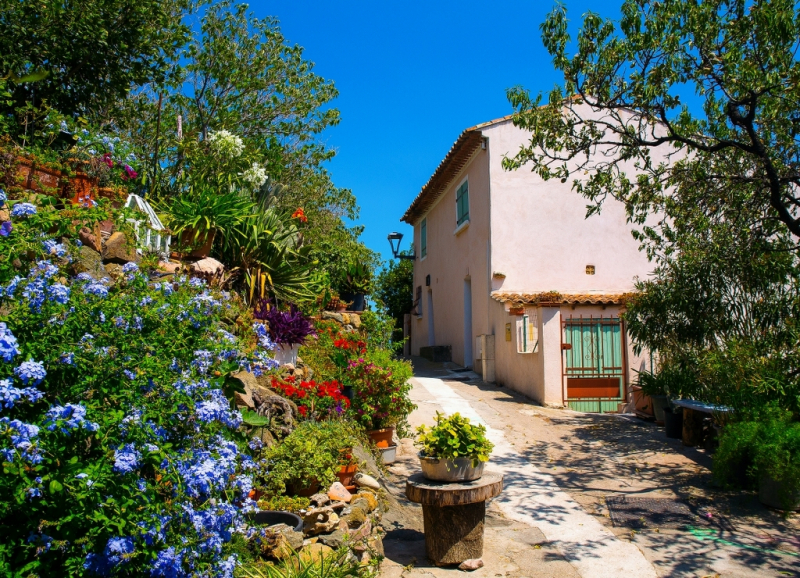 Ля Гард, La Garde, Toulon, Hyeres - Йер, Porquerolles, Calanques - Каланки, Beziers