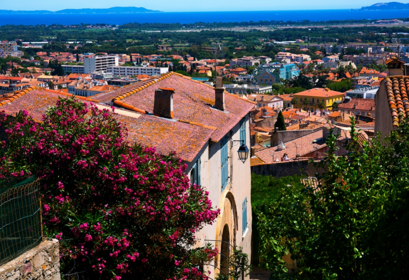 Ля Гард, La Garde, Toulon, Hyeres - Йер, Porquerolles, Calanques - Каланки, Beziers