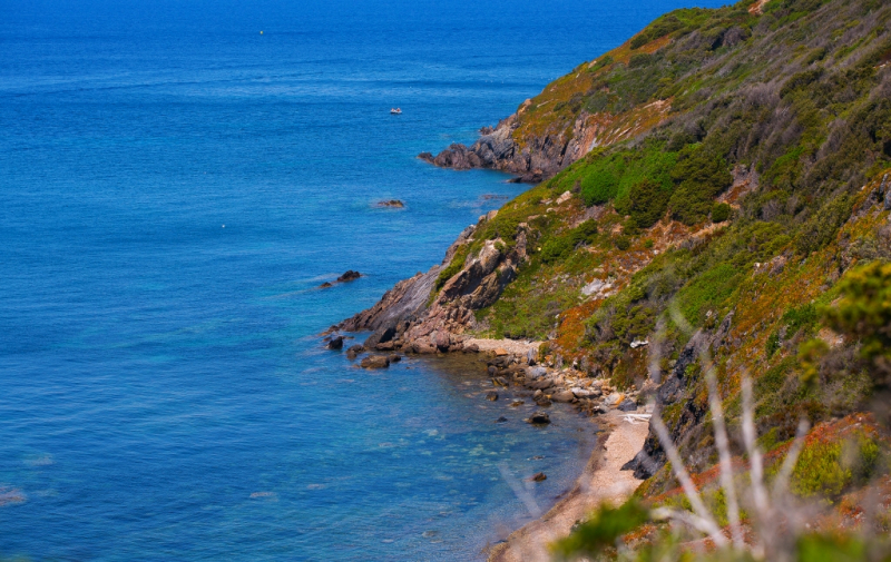 Ля Гард, La Garde, Toulon, Hyeres - Йер, Porquerolles, Calanques - Каланки, Beziers