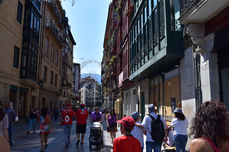Праздники и ферии: (Бильбао - Aste Nagusia, Semana Grande de Bilbao)