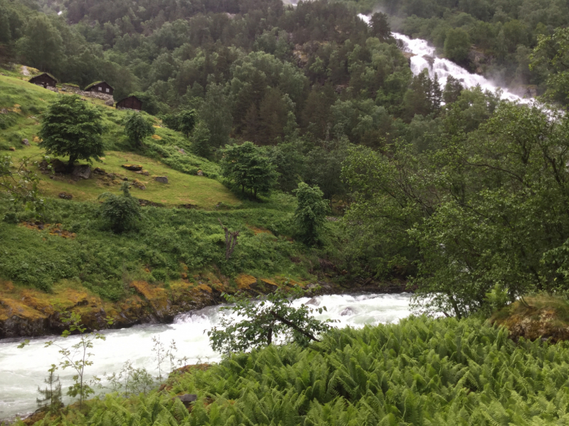 Дело было вечером, делать было нечего...а не махнуть ли нам в Троллькирку