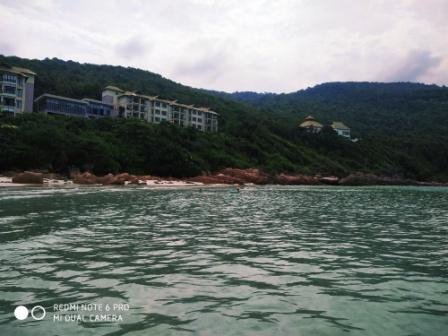 Пляж Teluk Dalam Kochil (принадлежит отелю Taaras)