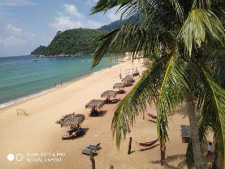 The Barat Tioman Beach Resort (вид из башни на пляже)