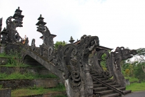 Детские каникулы в сезон дождей