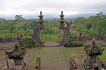 Детские каникулы в сезон дождей