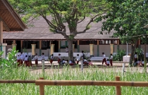 Детские каникулы в сезон дождей