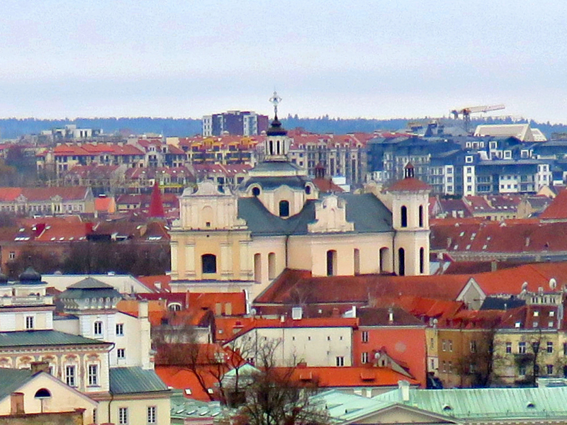 Из Рима в Вильнюс, а затем в Петербург