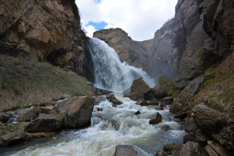 Армения, конец апреля, на машине.