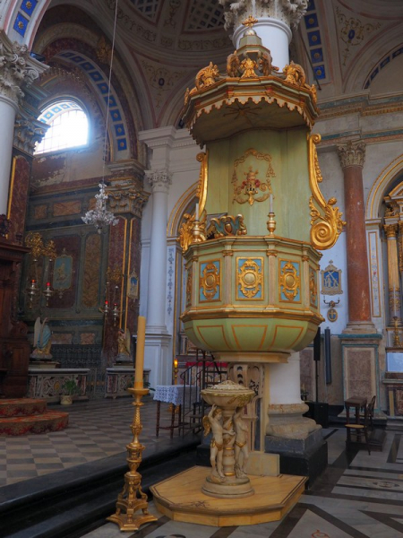 Сицилия. Когда за завитушками прячется огромная сила или женщина на вулкане.