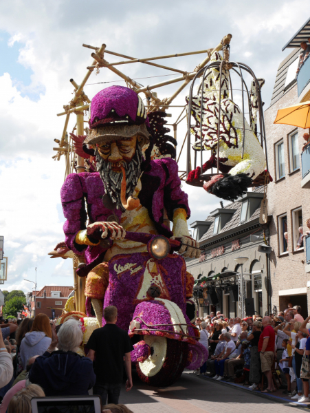 Цветочные парады Varend Corso (2017) и Corso Zundert (2017,2019) в Нидерландах