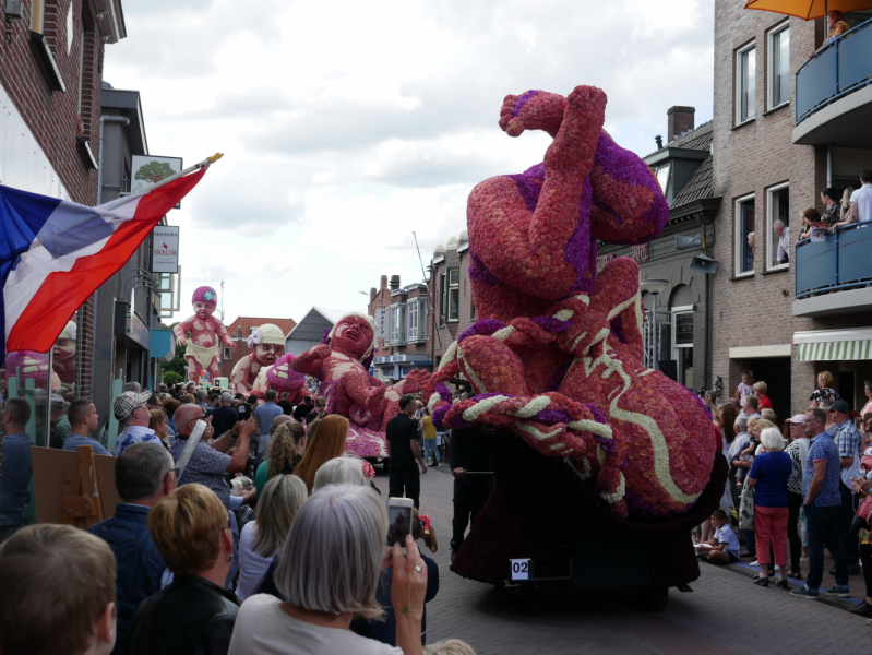 Цветочные парады Varend Corso (2017) и Corso Zundert (2017,2019) в Нидерландах